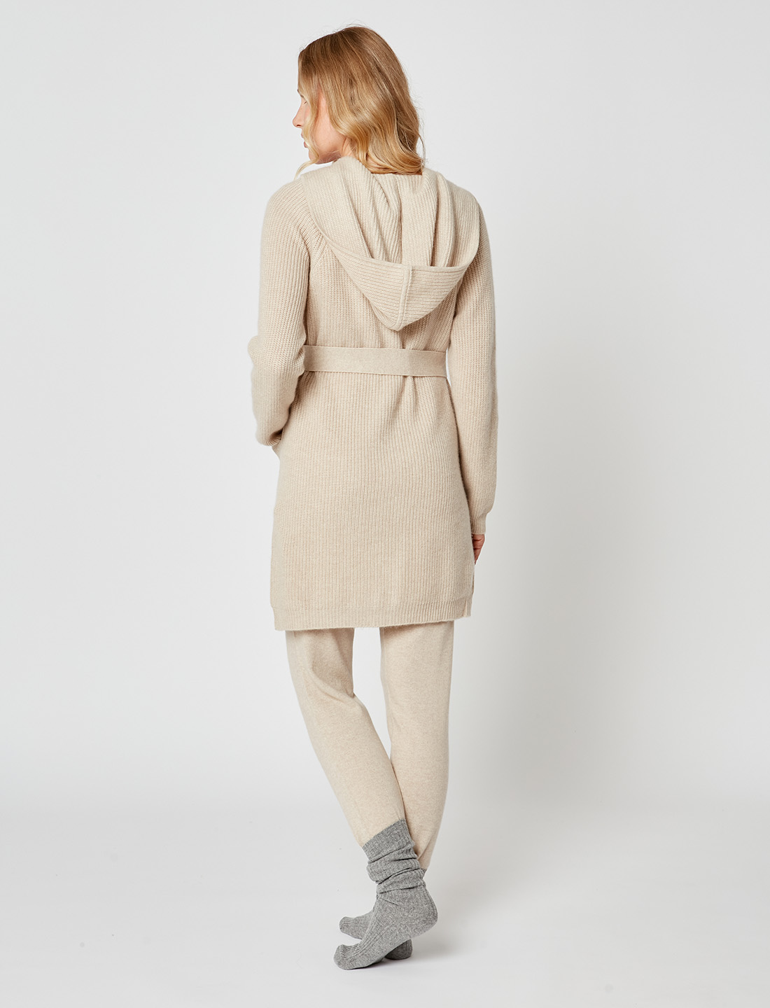 Cashmere bathrobe with shawl collar and soft hood in camel