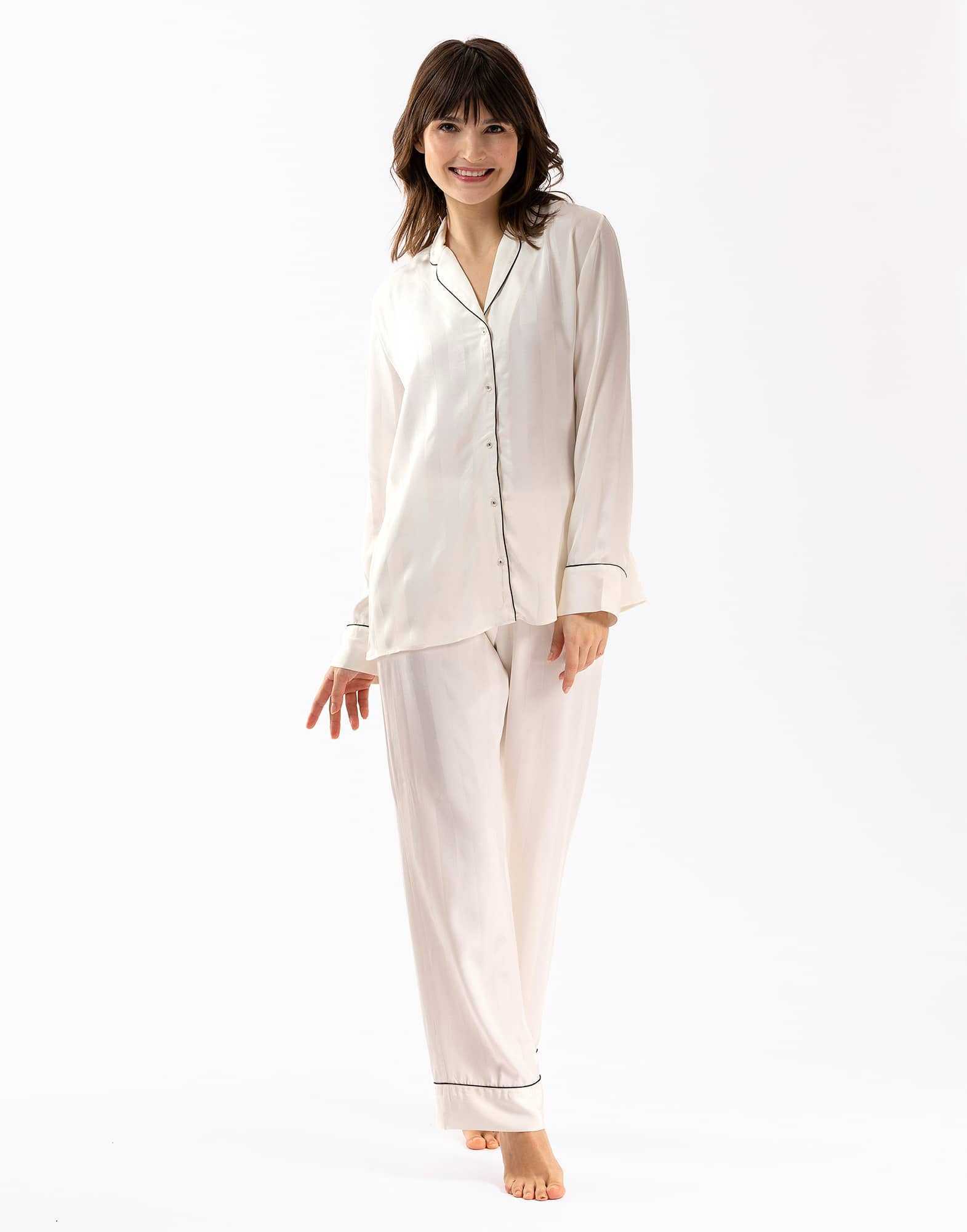 Buttoned pyjamas GABRIELLE 606 made from ecru viscose jacquard| Lingerie le Chat