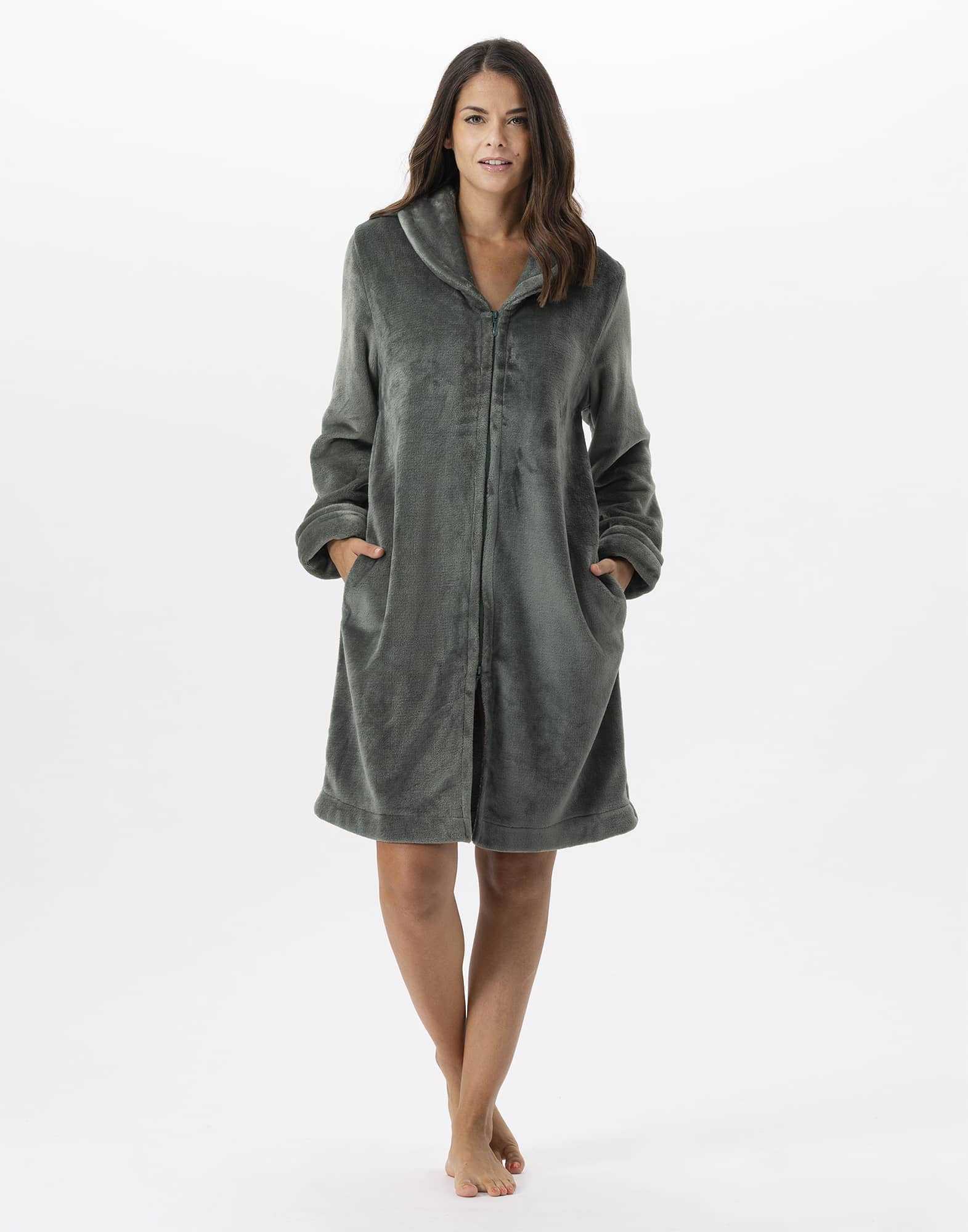 Plush flannel bathrobe ESSENTIEL 656 moss green | Lingerie le Chat