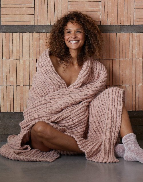 Chunky knit plaid deals