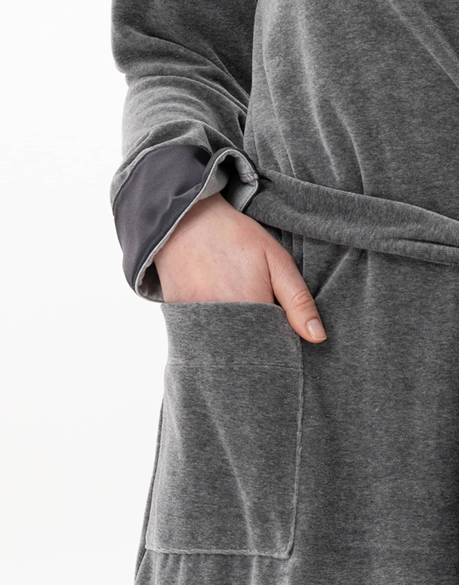 Velvet crossed dressing gown ESSENTIEL Anthracite China | Lingerie le Chat Velvet crossed dressing gown ESSENTIEL Anthracite China | Lingerie le Chat