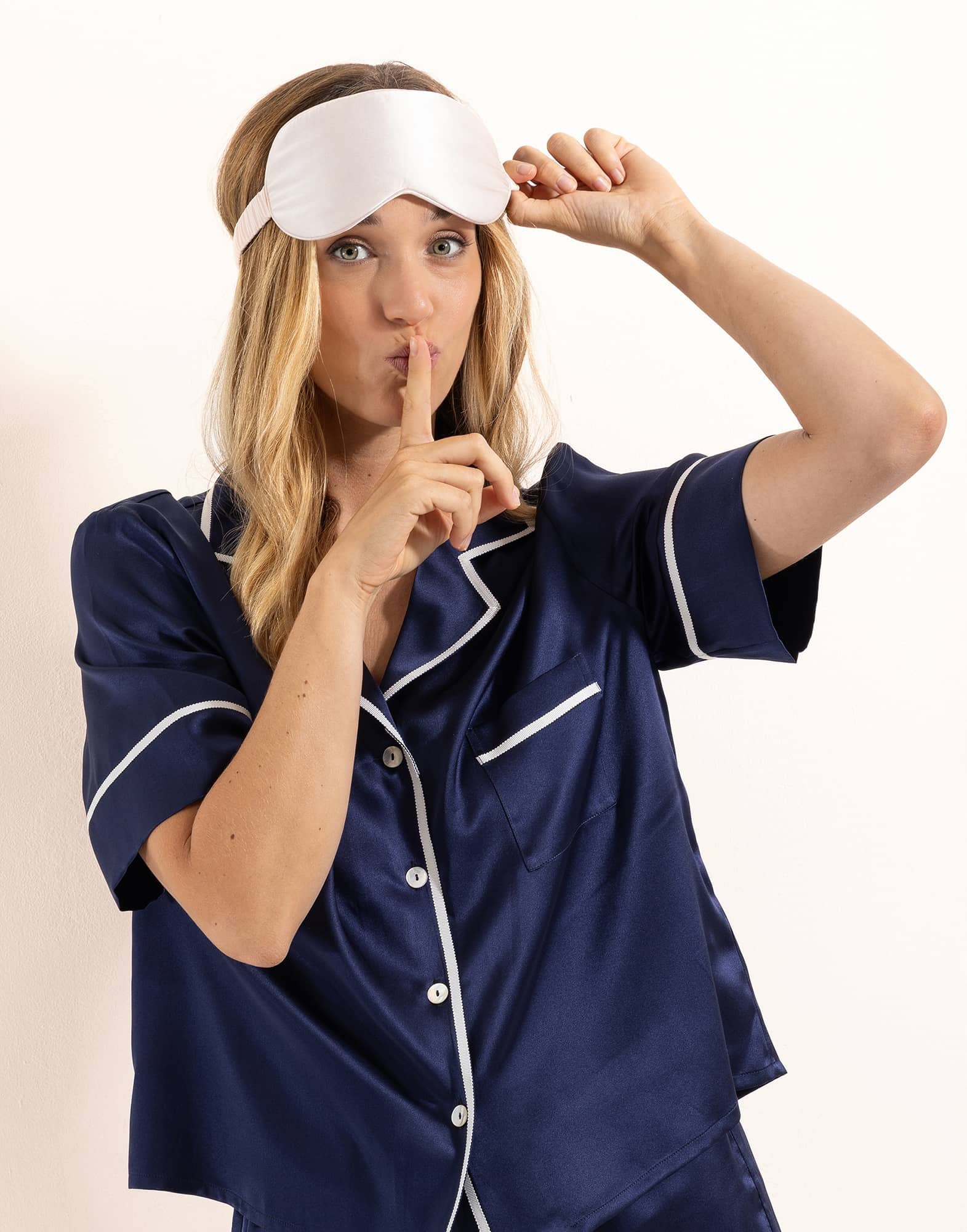 Silk Short Pajamas Navy Blue | Lingerie le Chat Silk Short Pajamas Navy Blue | Lingerie le Chat