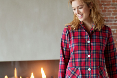 Tendance cocooning : un pyjama en pilou-pilou pour de douces nuits d’hiver